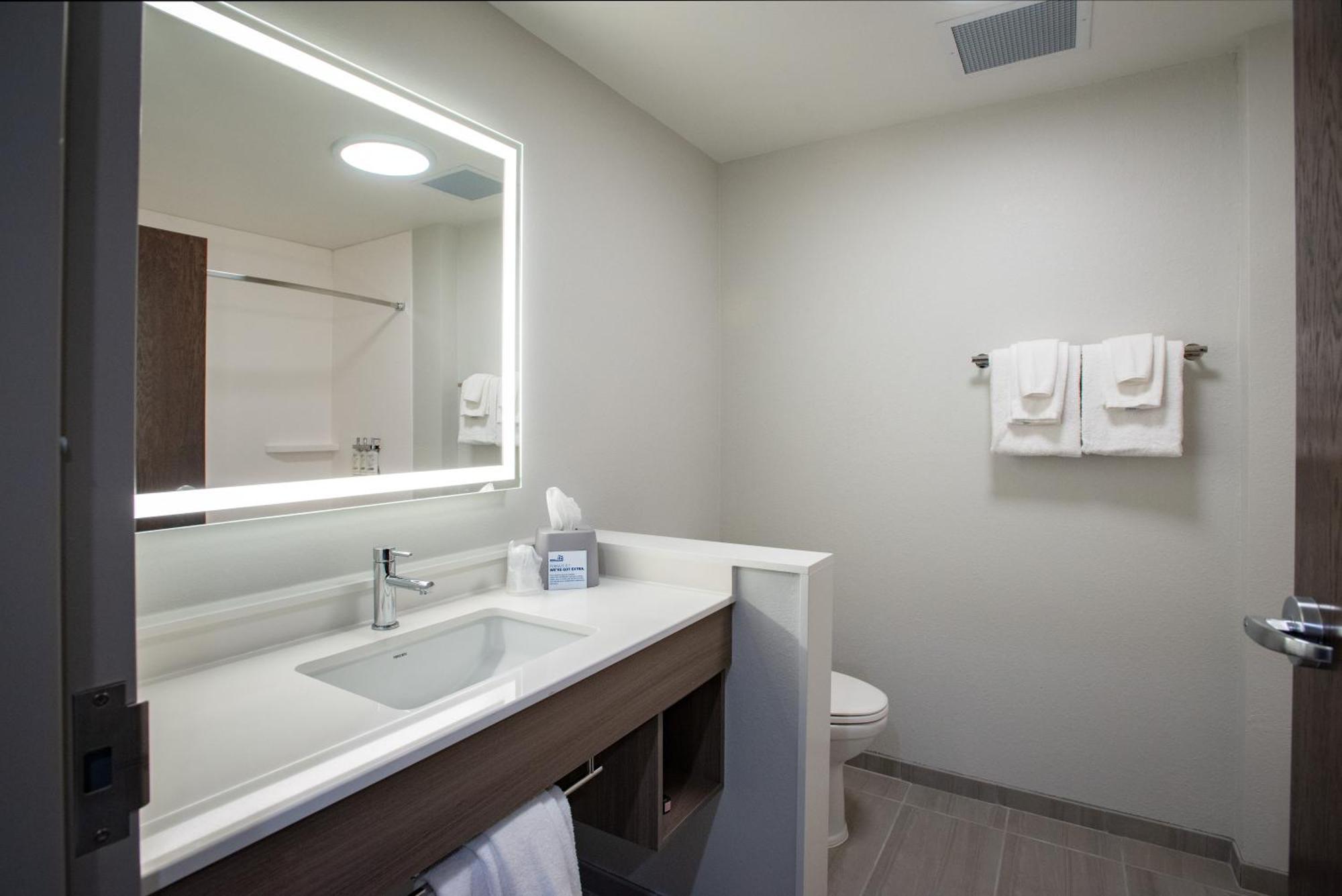 Express & Pensacola Airport North - I-10 By Ihg Hotel