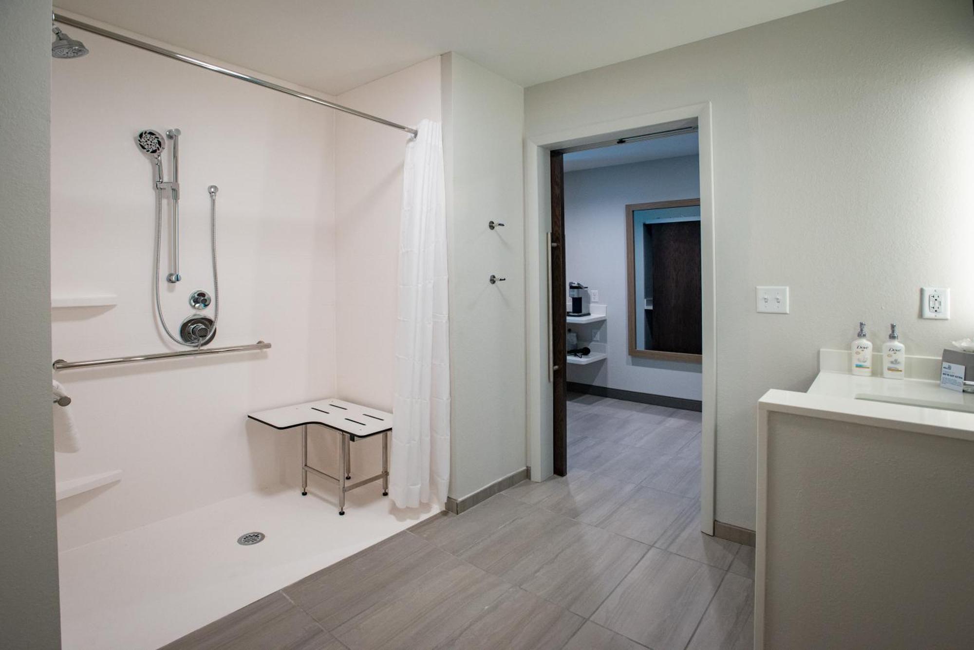 Express & Pensacola Airport North - I-10 By Ihg 2*